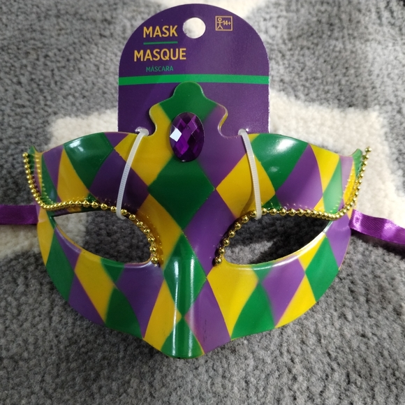 New Mardi Gras Mask /Masquerade - Picture 5 of 6